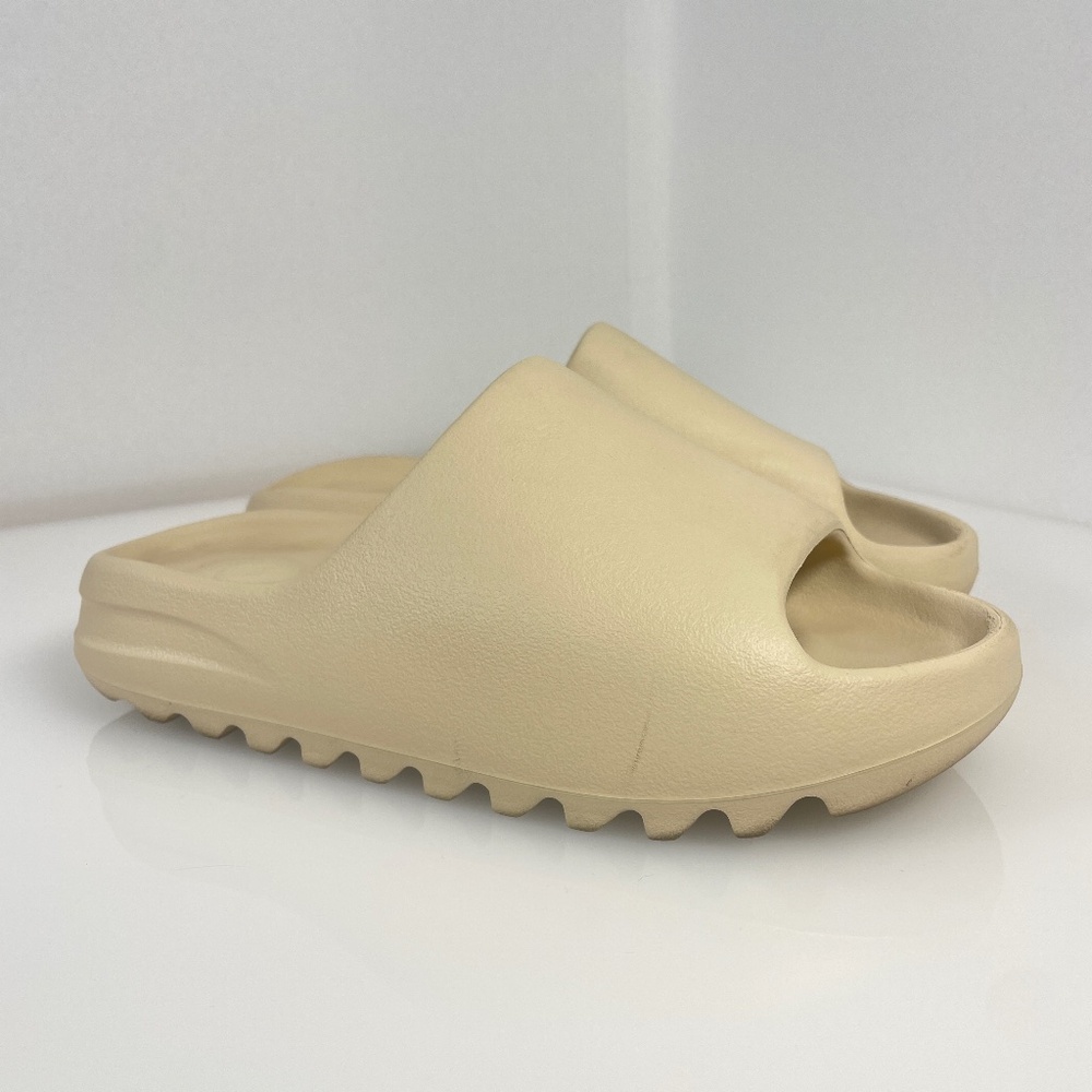 adidas Yeezy Slide Bone (2022/2023 Restock) FZ5897